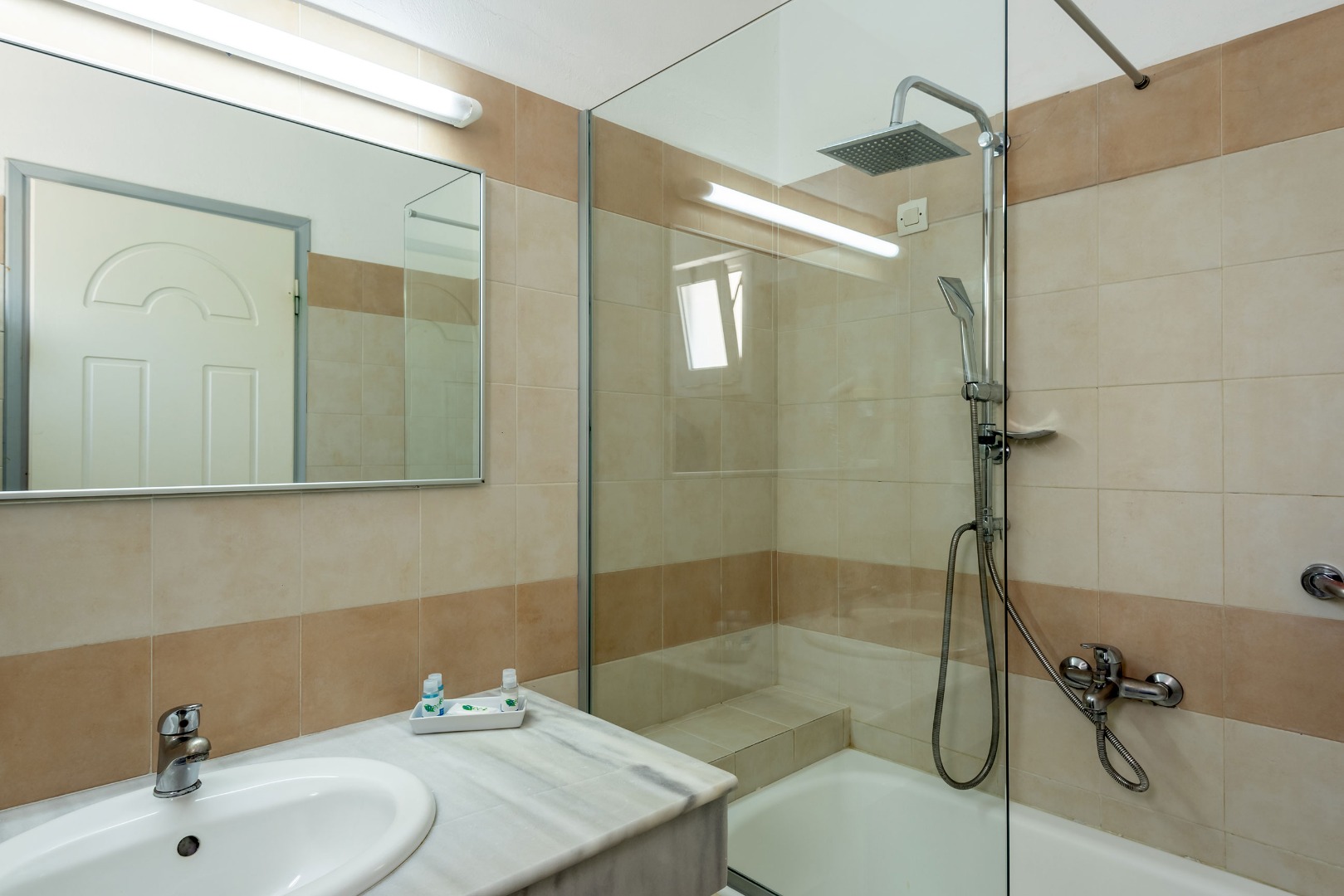 Standard Double Room Bathroom